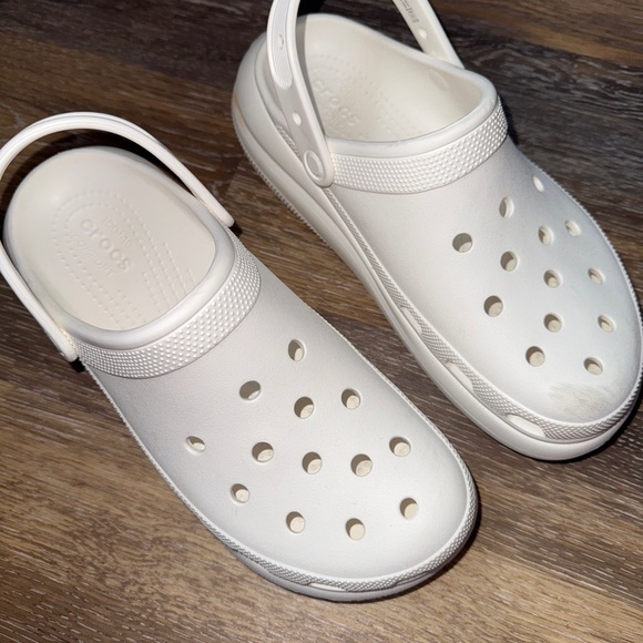 White Crocs classic crush Clogs, M10/W12 - Picture 8 of 9